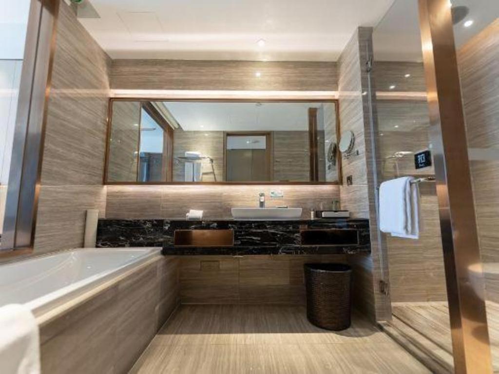 The Qube Hotel Jingzhou Bagian luar foto