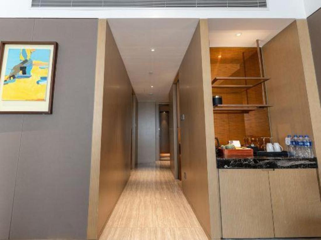 The Qube Hotel Jingzhou Bagian luar foto