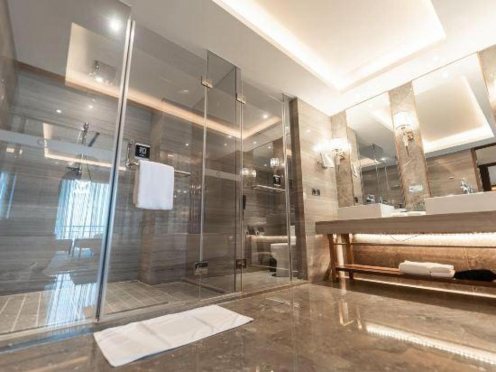 The Qube Hotel Jingzhou Bagian luar foto