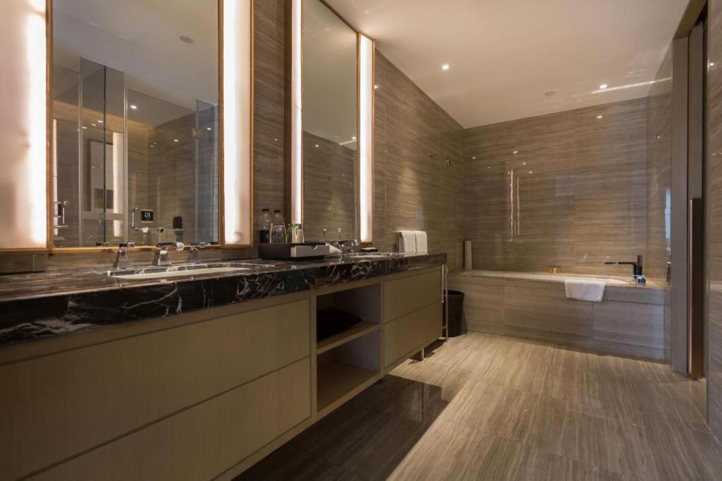 The Qube Hotel Jingzhou Bagian luar foto
